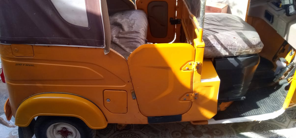 سلام عليكم تكتك مديل واحد وعشرين بيه بارد ورا كد شبر وخياسات شوف فيديو سعر 6700وبيه مجال لشراي *********** رقم وسنويه
