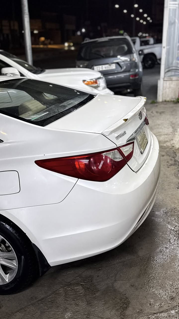 السلام عليكم شلونكم شباب سوناته 2011 خليجيه رقم صلاح الدين بأسمي السياره خير من الله تبريد كهربائيات محركها لا تنقيط لا تبخير  تخم تايرات قبل سبوعين شديته بيها صبغ فقط بنيد وباب خلف السائق والسونر موجود بالصور السياره محتاجلها بس بوليش مو غاليه السياره وبالعافيه ع ياخذها 
مكاني صلاح الدين قضاء بلد 
***********
