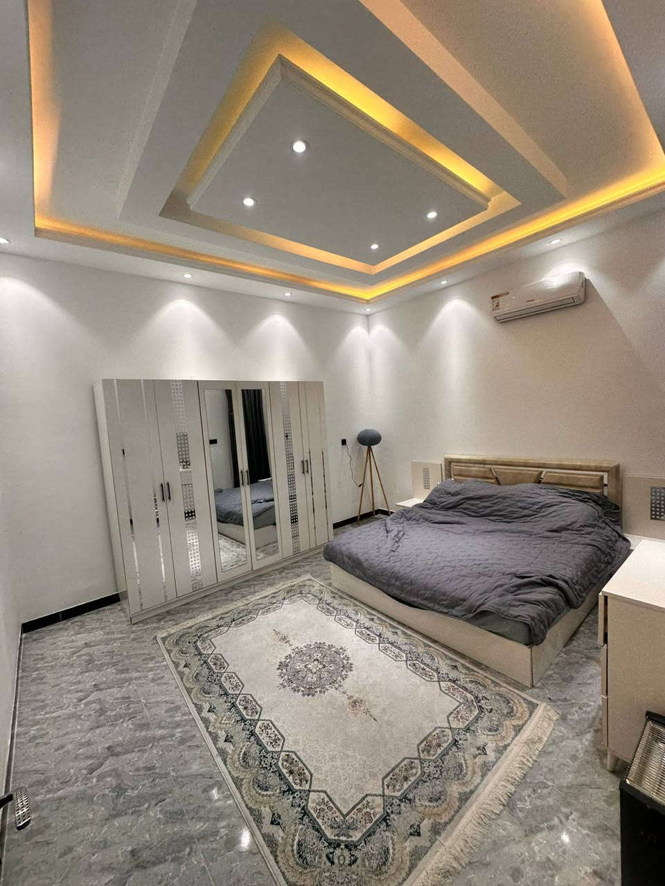 شقق مؤثثة ديلوكس في المنصور للايجار شهري اسبوعي ويوجد تصوير
في كافة مناطق المنصور ( داودي - متنبي - بيجية - دراغ ) 
***********
