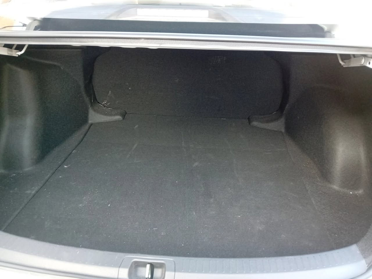 السلام عليكم
كورلا هايبرد فول مكينة 1800 
مواصفات بصمة تشغيل 
فتحة 
رادارات 
كامره خلفيه اشاير بلمري 
تحكم استيرن شاشة كبيره 
موديل ٢٠٢٥
السعر 165 وبيها مجال 
ماشية 11 الف 
للاستفسار ***********
