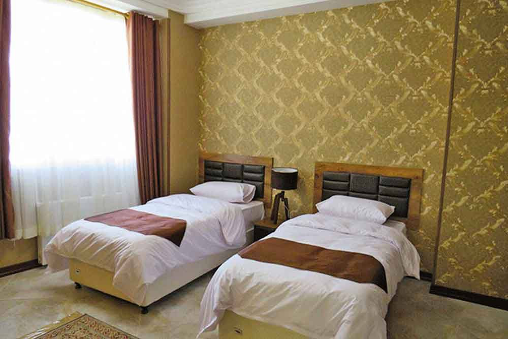 ✨#رحلة_كرمانشاه
 مبيت ليلة ويومين ✨

💺 آخر 6 مقاعد !

🇮🇷 استمتعوا بأجواء كرمانشاه الجميلة وتسوق ممتع ورحلة لا تُنسى!

🛑 طاقبستان
🛑 نوبهار
🛑 سوق كرمانشاه

📅 موعد الرحلة: 
 9 / 1 / 2026

⏳ المدة: يومين + مبيت ليلة

💰 سعر الشخص: 55 ألف دينار

🚨 يغلق الحجز بتاريخ: 2 / 1 / 2026

الرحلة تشمل / 
النقل - السكن - الفطور - الجولات 

سارعوا بالحجز قبل اكتمال العدد!
📍 للحجز مراسلة الواتساب / 
📞 ***********

🏢 خانقين – مجمع شاكر رضا – الطابق الثاني

✨ راحتكم تهمنا… ومعنا الرحلة تكون أحلى! ✨
#أصدقاء_العمر #رحلات_خارجية #كرمانشاه #سفر_وسياحة
