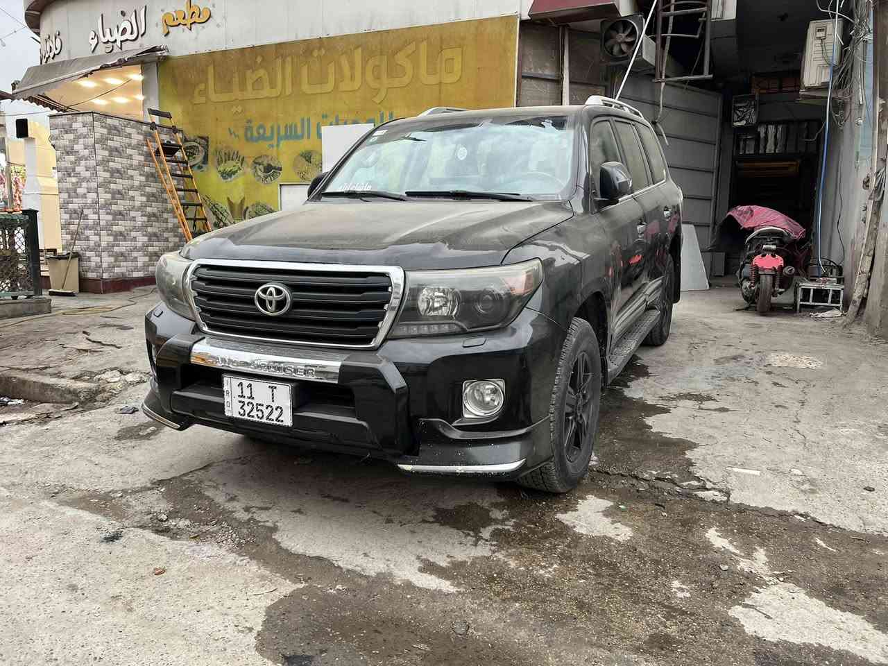 لاندكروز ٢٠١٢ بيهة ثلاث قطع صبغ
فووول مواصفات معروفه
ماشيا ٢٣٠
موجوده بغداد الجديده 
السعر ٢٨٠ 
تلفون ***********
