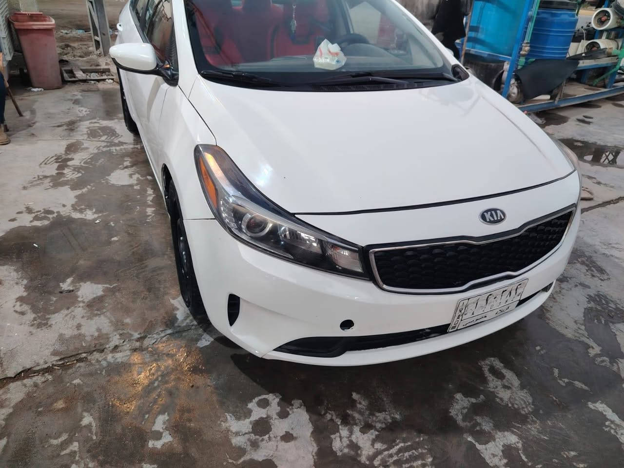 السلام عليكم
فورتي 17 امريكي ضربه بنيد وجاملغ الايمن بدون دواخل فول نضافه مكينه وكير خير من الله صدر امام وخلفي كله جديد سياره كاعده مابيها كل نقص مكاني سده الهنديه الشراي يتصل ع الرقم  *********** بي واتساب
