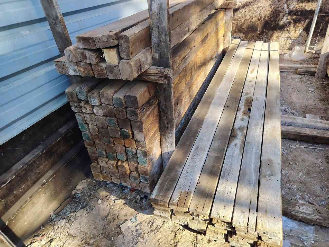 سير 4م+3م+سير متر 3*3+2*4 لوح مقاصير للبيع نضيف وتارس، بيع. مكاعب مكاني الحله المركز ***********
