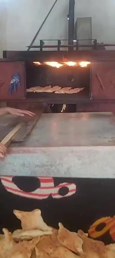 سلام عليكم
عندي فرن صمون للبيع 
الي يريد يشتريه يراسلني على هذه الرقم 
***********
ابو رسول
