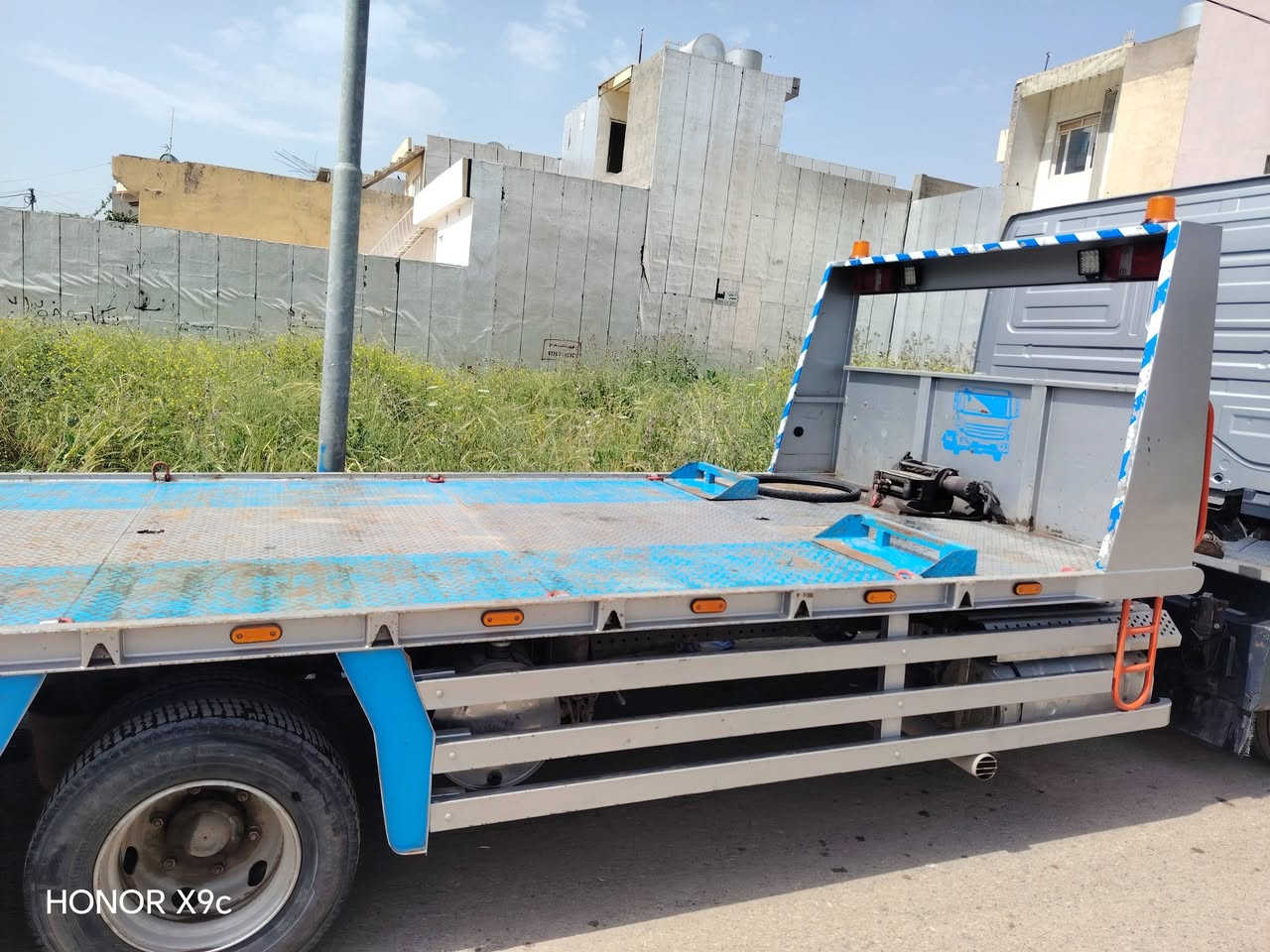 السلام عليكم ورحمة الله وبركاته
ئەتیکۆ 2018 فول مواصفات بۆ فرۆشتن للبيع
حجم 818 / 6 برغي / 4 سلندر ماشاءالله 
رقم سليمانيه بإسم كفالة عام. كرين بالسنويية
المواصفات :
أوتوماتيك
تبريد
قفل اكسل
دكم صعود
هاف دبل طلقة
بويلر
جامات كهرباء + مرايا كهربائية + خلفي جوبلس + امامي سبرنك

السيارة ما شاء الله نظيفة جداً ونفس الصور تماماً 
ما بيها اي نقص  

گير + محرك + شاصي + اكسل 
مكفولة كفالة تامة

رقم وسنوية ،جديد 
مسجل كرين فلات

 بطارية جديدة

العنوان : السليمانية / مركز المدينة / 
بەشەرتی هەموو شتێک

0770 437 5454
0771 151 5515
