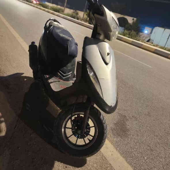 السلام عليكم دراجه للبيع مكينه 49 مفتوح كهربائيات شغاله كله.  مكاني حله جبله لسعر 400وبيه مجال لطيبسن ولي مو شراي لا يتعبني.  ***********
