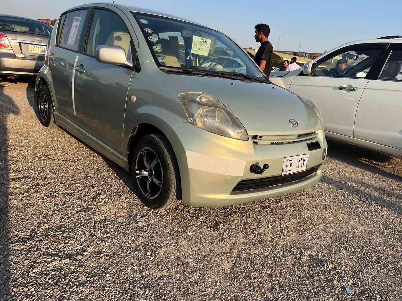 السلام عليكم سيارة دهادسو 2006 السيارة محرك وكير كورلة بحالة جيدة تبريد شغال حدادية حلوة كهربائيات كلها شغال السيارة حلوة وكاعدة ما بيها ضربه بيها صبغ مكانات ابيت حزام سنوية عاج رقم صدامي منتهيى بل ٢١ راعيها فوكاها تحويل ثاني يوم السعر 40$ وبيها مجال للشراي للبيع او مراوس مكاني البصرة المشراق الجديد ***********للتواصل واساب او اتصال ما متواجد بل فيس البصرة, العراق
