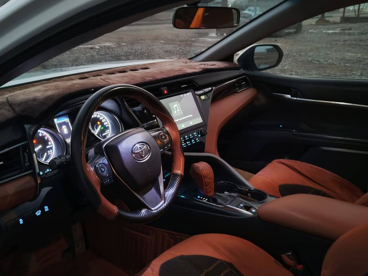 تويتا كامري 2020 (خليجي)   LE
محرك 2500 بانزين فقط 
سيارة مكفولة من الصبغ والتبديل والحادث 
بيها مكانين بارد قليل سيارة 
ماشية 93000 الف كم رقم سليمانية 
كشنات جلد تحكمات ستيرن سايد بريك بصمة 
أوتو هولد   قطعتين تبريد حساسات خلفية 
صدر امامي وخلفي كله شركة   

گير و محرك مكفول وبشرط السيارة 5 ويل كب

رقم صاحب السيارة 
***********
