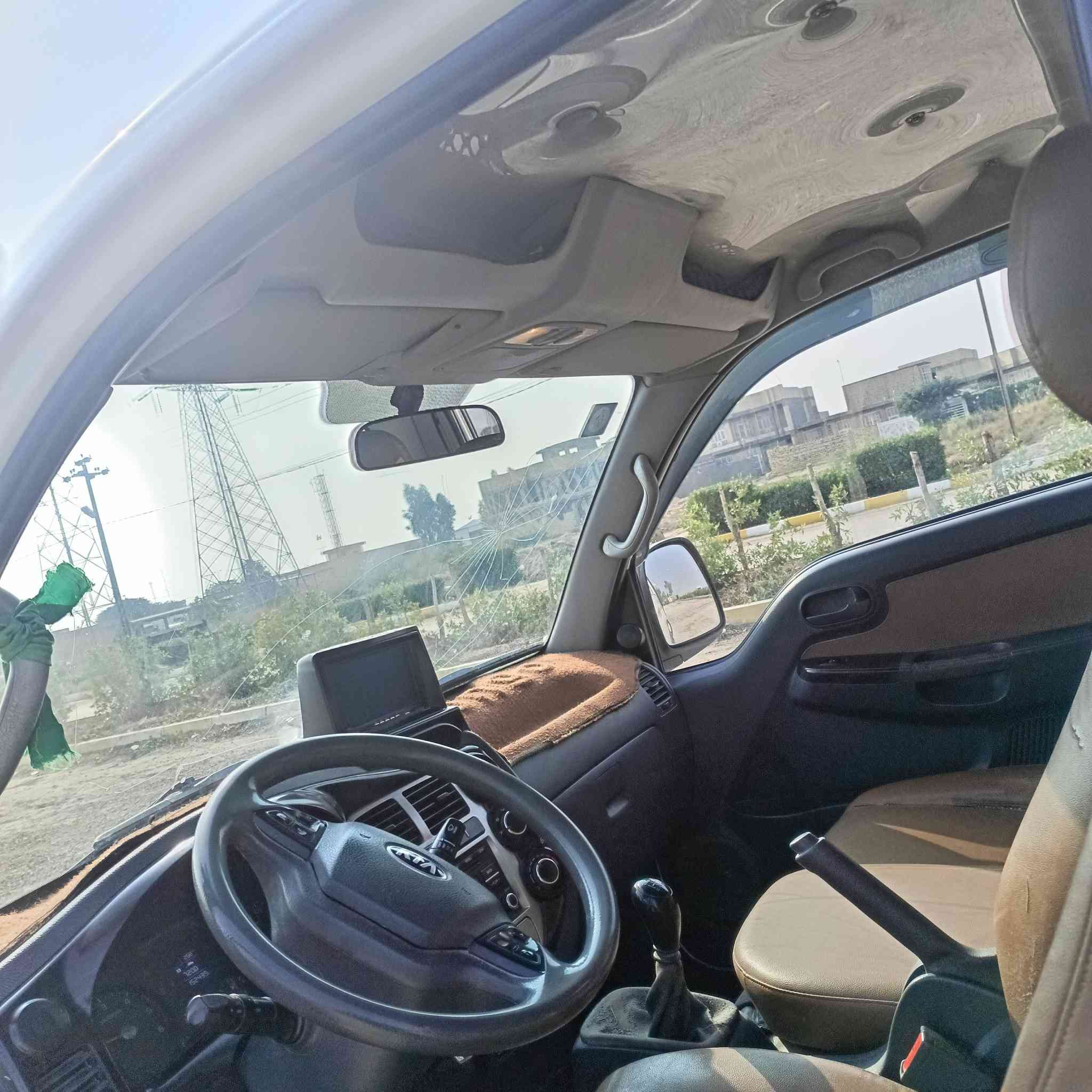 السلام عليكم سياره للبيع موديل 2020مكفوله كفاله عامه سونار تبريد تدفئه محرك كير اكسن مامفتوح رقم وسط كهربائيات شغاله محرك 2700 السعر عل اتصال *********** الشراي يتصل
