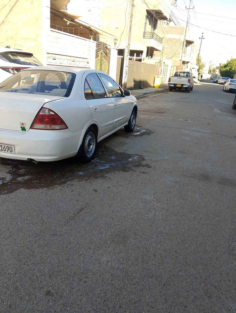 السلام عليكم نيسان ٢٠٠٩ خليجي سياره نضيفه جدآ بيها نص جاملغ امامي وربع البنيد صبح 

مراوس فقط فقط 
سيراتو شعندك نزل 
***********
