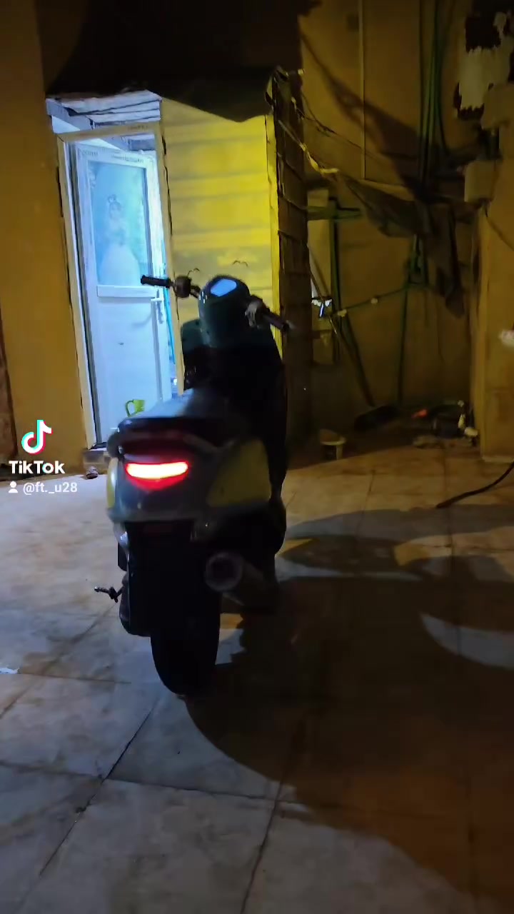 السلام عليكم دراجه للبيع بوليس 
 بيها خيط تبخير قليل كلش 
مكان بصره بالخصيب طريق الصحراء 
دراجه بلاد 49 موجود واتساب وهاتف 
الرقم ***********
مستعجل عليه كلش
