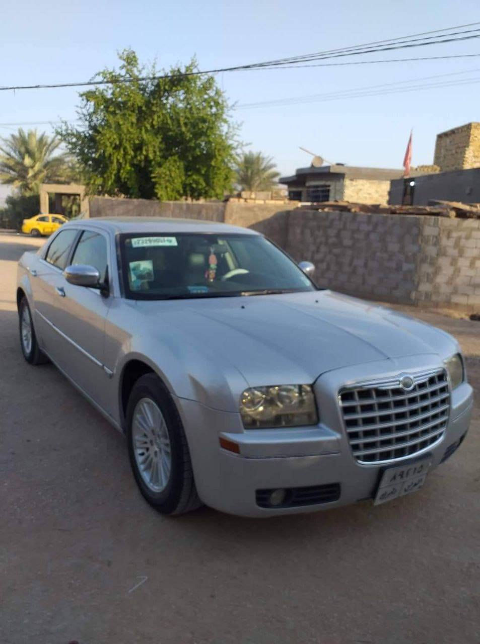 سلام عليكم  من رخصت صاحب الكروب اوبامه 2010ستيراد خاص كلين سياره مالا بيت مامشتغله عله اخط ابد السعر 125وبيه مجال مكفوله كفاله عامه التواصل عله رقم ***********
