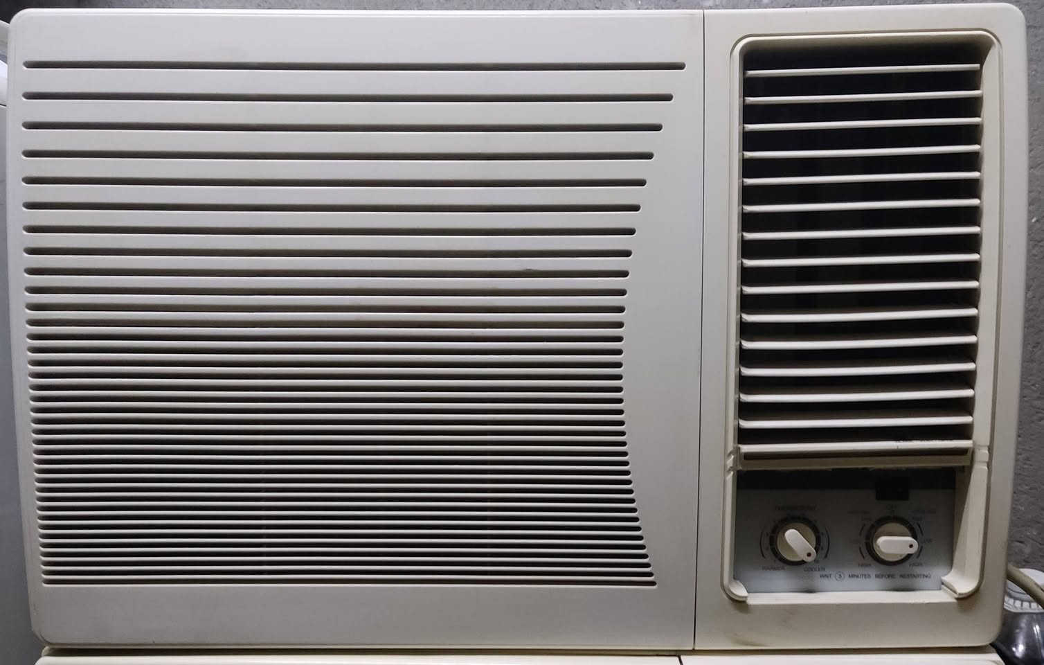 السلام عليكم جميعاً
اجهزه تكييف نوع توسوت و كري
تدفئه وتبريد اجهزه بلادية مداخله تصليح 
سعر الجهاز الواحد 250 الف
العنوان بغداد للتواصل ***********
//////---------------------/////////
