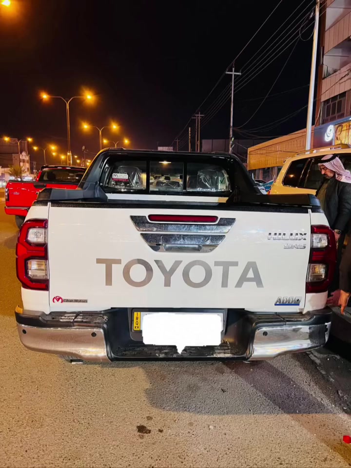 سلام عليكم هايلوكس TRD
V6 سعودي 
رقم اربيل شرط تحويل 

نظام التحذير من التصادم الأمامي مع مكابح طوارئ.
• نظام تنبيه مغادرة المسار.
• مثبت سرعة راداري (تفاعلي).
• كاميرات محيطية 360 درجة. 
بدون حادث 
سعر 380 وبيها مجال قليل 
***********
