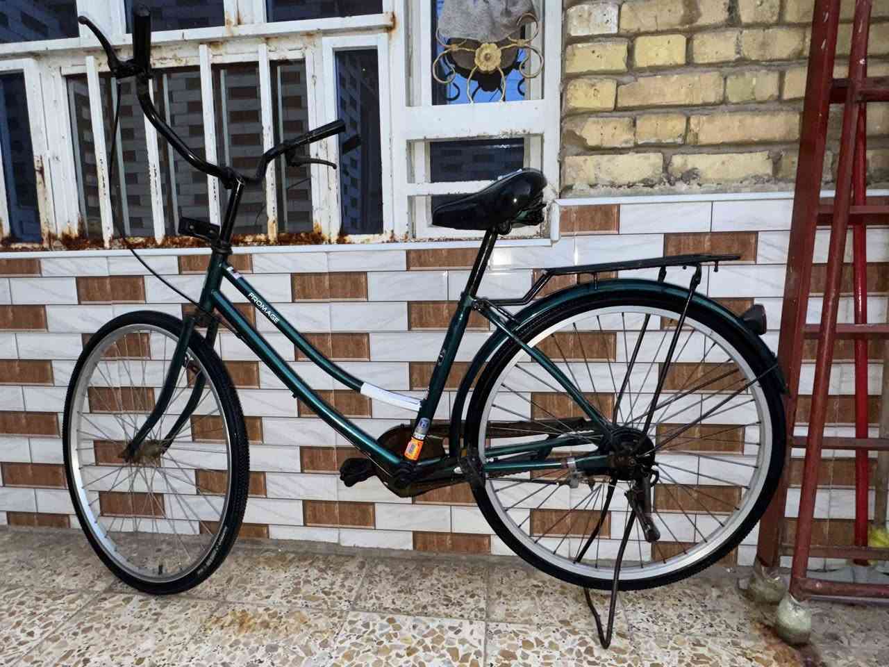 بيسكل بناتي الحجم 26 نضيف /العنوان ميسان حي الخليج/السعر 85 وبي مجال اي ستفسار خاص /


**إذا كنت صاحب هذا الإعلان وتريد حذفه لأي سبب، رجاءا أرسل رسالة إلى الدعم الفني**