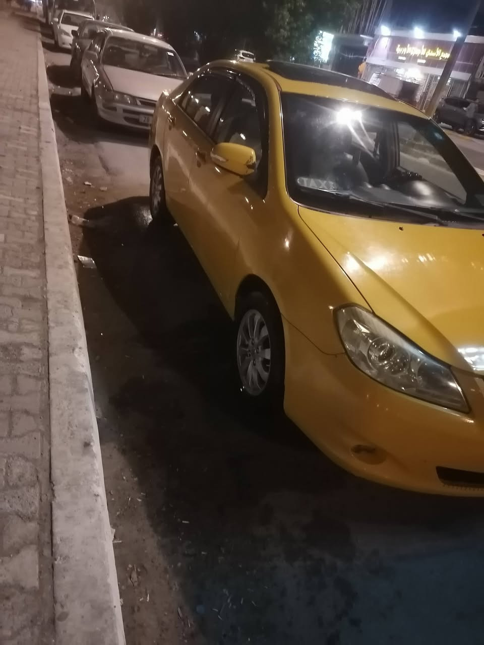 السلام عليكم بيوايدي موديل ١٥ سياره شوفت عينك مكينه وكير جديده ما صارله فتره من شاده السياره خير من الله مكينه كورله محور حداديه نص عمر تايرات جددد السياره شوفت عينك ما متعوبه مكان نجف السعر ٥٢ وبيه مجال خاص مسدود التفاصيل عله الرقم ***********
