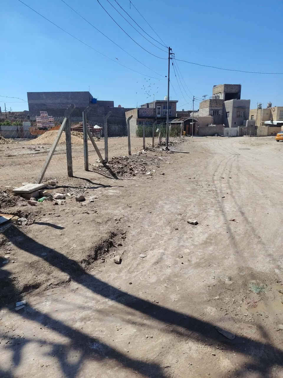 📢📢📢📢📢
#ارض للبيع 🏞️ 🌹
ال#مساحه ١٠٠٠ متر ركن كدامها شارع ٢٠ متر وبصفحتها شارع ١٠ متر  طابو ملك صرف وجهه على الشارع العريض ٥٠ متر ونزال على الشارع الثاني ٢٠ متر  بيها كافه الخدمات #الموقع حله بكرلي قرب موقف دانه قرب جامع الهادي (ع )
#سعر المتر الواحد ٧٥٠ مع  المجال للشراي حي سكني كامل يتوفر اتصال📞📱 مع واتساب
***********
