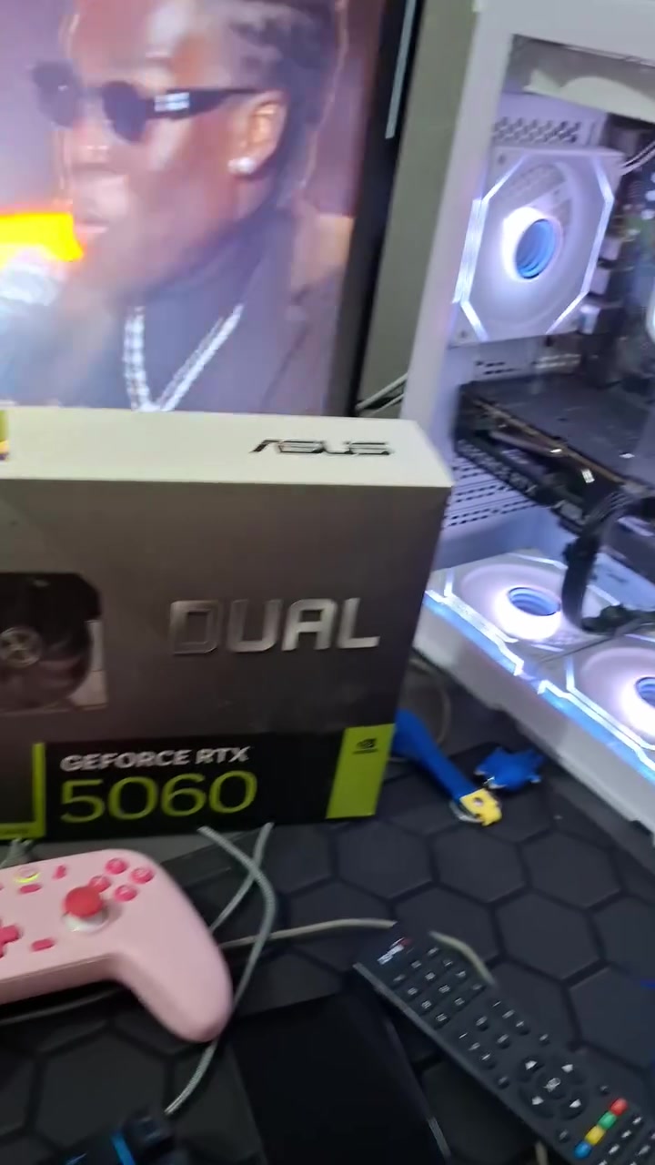 السلام عليكم
عند كارت شاشه 5060 asus dual g8 مستخدم تقربيااا 6 اشهر اخو الجديد 500 الف وبي مجال  الاستفسار على هذا الرقم ***********
