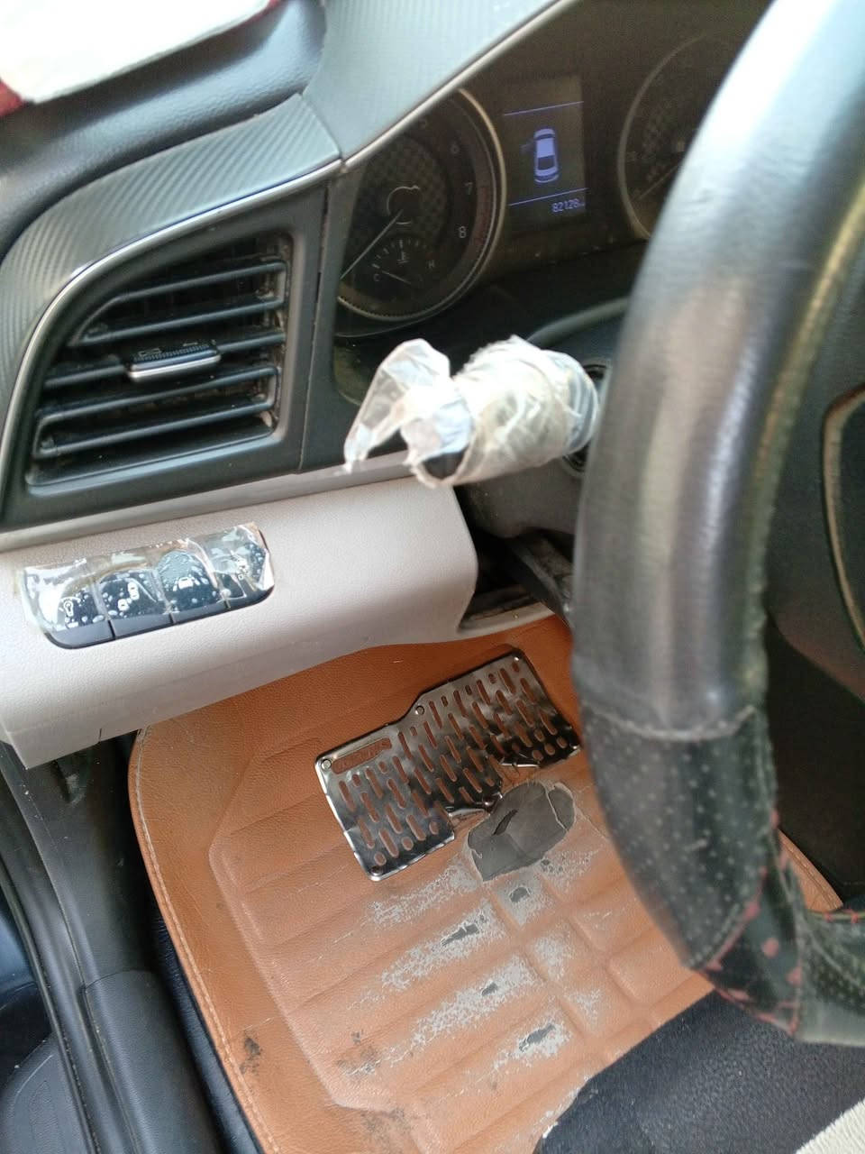 السلام عليكم 
النترا موديل 2019 رقم بغداد الجديد 
وارد امريكي حادثها دعاميه فقط ايرباك ستيرن صور الحادث موجوده 
محرك 2000 دوش كيرAT المرغوب

اللون اسود ملكي 
السياره لمتد فول مواصفات 
بصمه تشغيل 
بصمه ابواب 
فتحه
رادارات 
توقف ذاتي 
تدفئة تبريد وتدفئة كراسي
شاشه اعطال
ترحيب 
شاشه وكامره خلفيه
 حساسات 
اشاير بالمري
وبعد مواصفات هواي 

مكانها بغداد السيدية 
السعر140وبيها مجال 

الاتصال***********
بيع او مراوس بغداد, العراق
