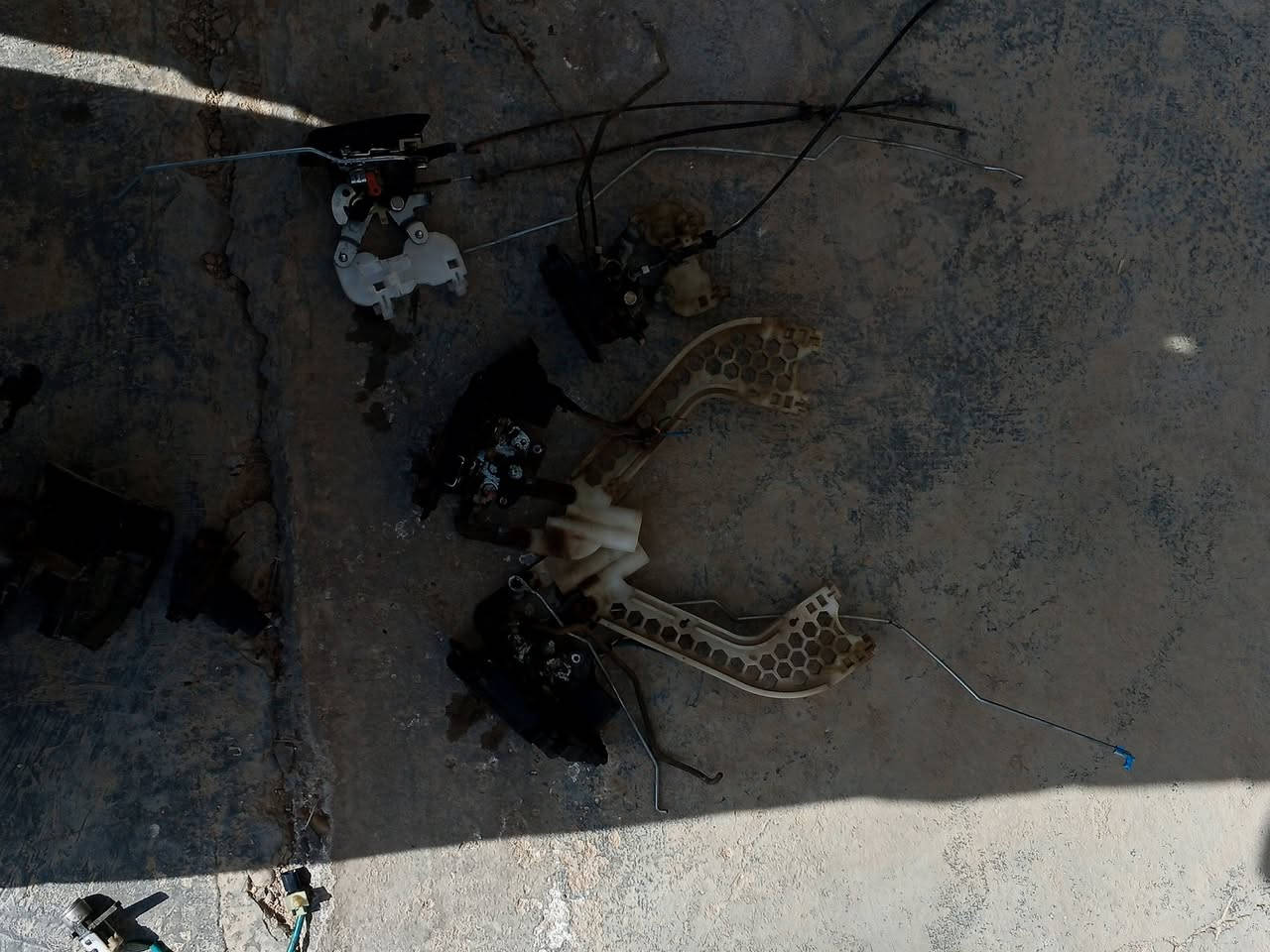 السلام عليكم اخوان هذني قفاله مال سيراتو مستخدمات السعر 75وبيهن مجال لطيبين
الرقم 
***********
