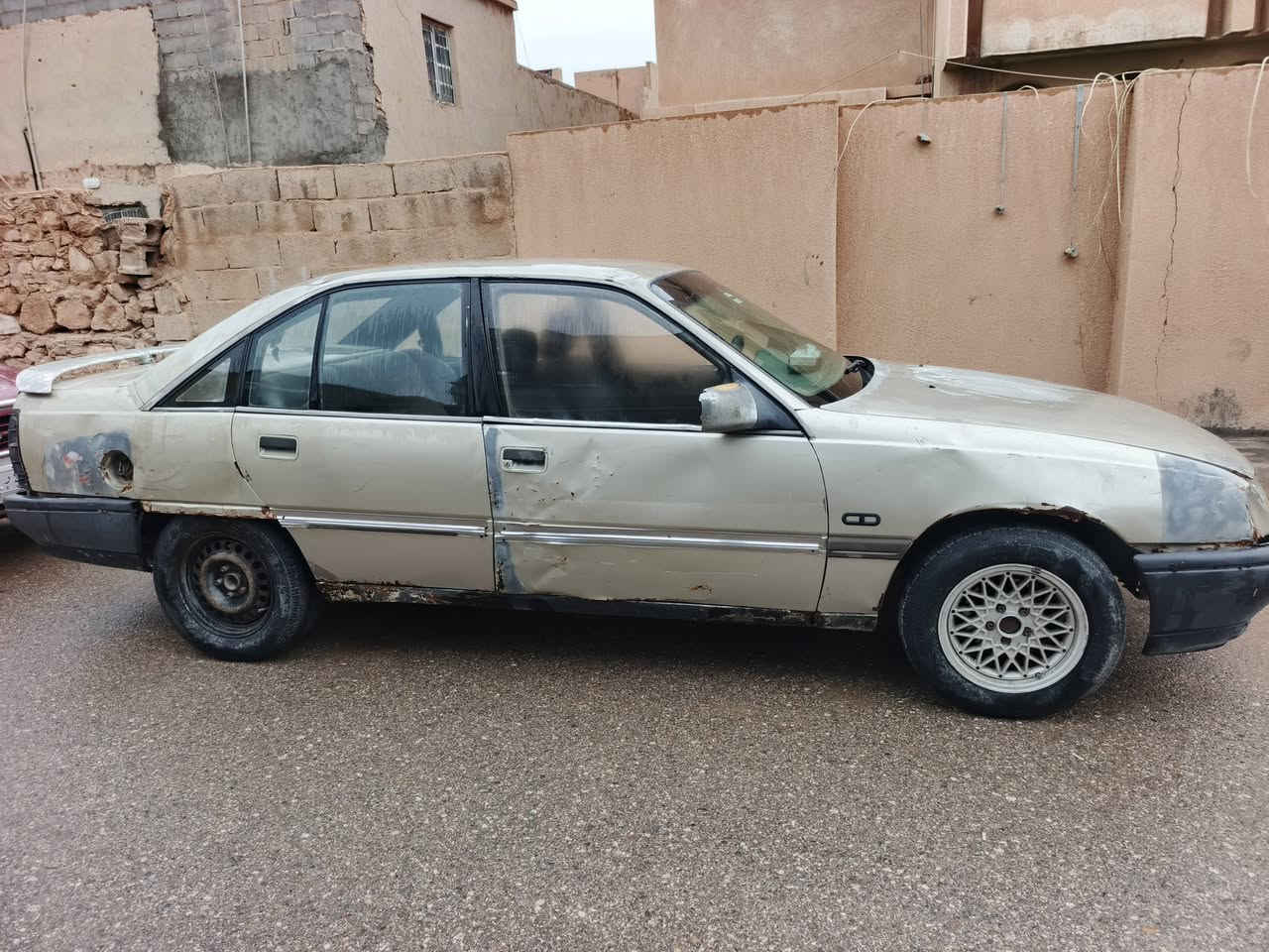 اوبل اوميكا للبيع سياره رقم الماني شرط تحويل او مراوس ***********
