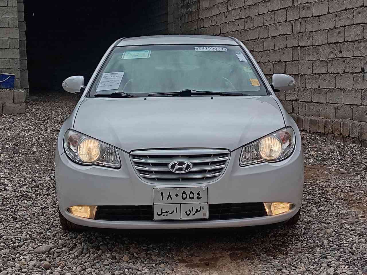 النترا موديل 2011 بدون صبغ بدون بارد محرك ما مفتوح ١٦ سنويه جديده هزي جديده كاميرات حساسات ٤ دسك السيارة وضع شركة داخل لونين خمسه ويل كب بلادي شاير بل مري رقم الجوال *********** الشراي يتصل المكان القياره حاج علي
