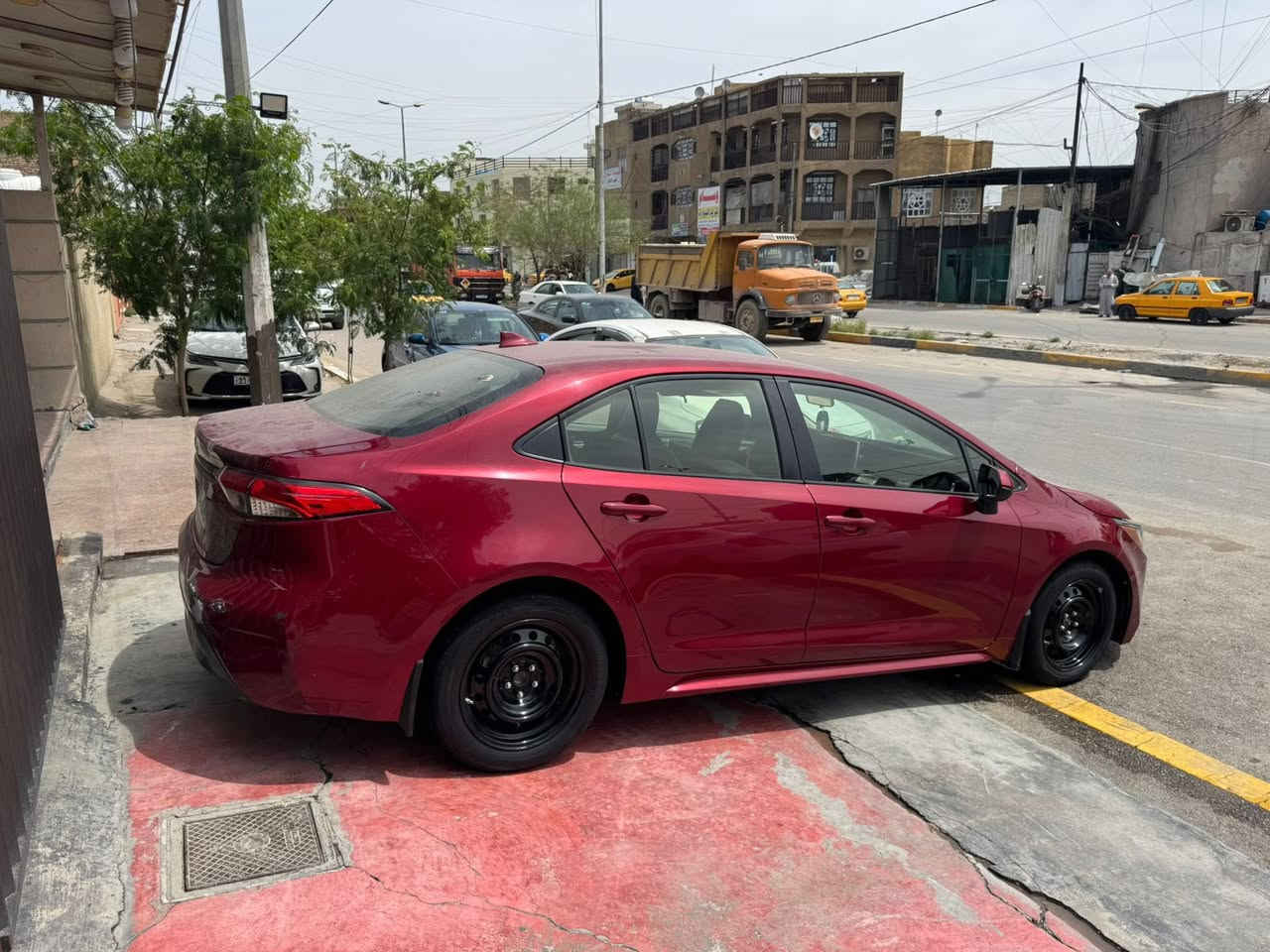 سلام عليكم
كورلا 
موديل 23
رقم بغداد سنويه وهزه جديده
حادثه جاملغ وبنيد 
وبيه رصعات قماره اثر سيبايه 
محرك 2000
سياره جاهزه من كلشي مابيه نقص 
***********
***********
مكان سياره بغداد الحريه
