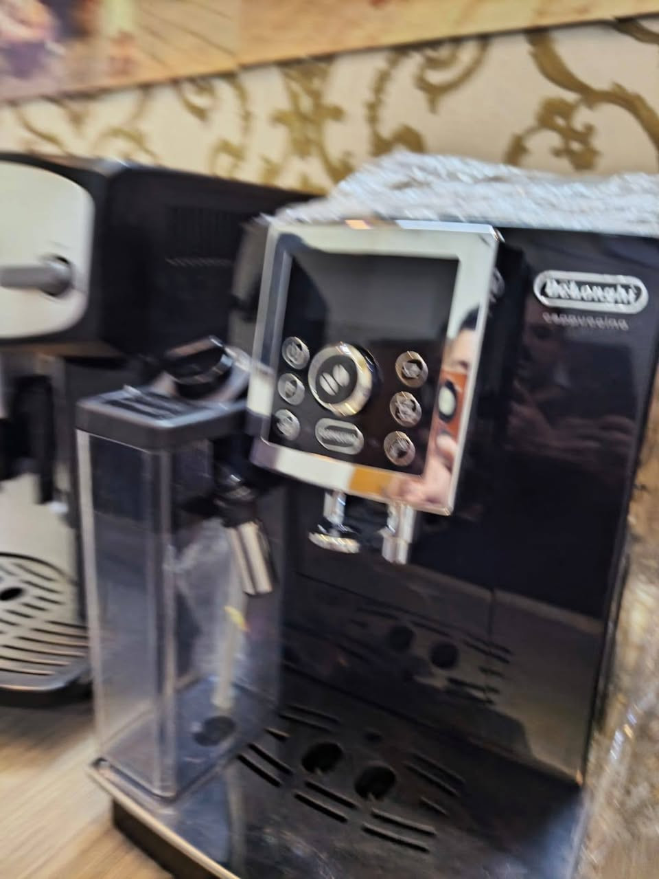 مكينة قهوة اوتوماتيك دولنجي كبشينو سعر 375


**إذا كنت صاحب هذا الإعلان وتريد حذفه لأي سبب، رجاءا أرسل رسالة إلى الدعم الفني**