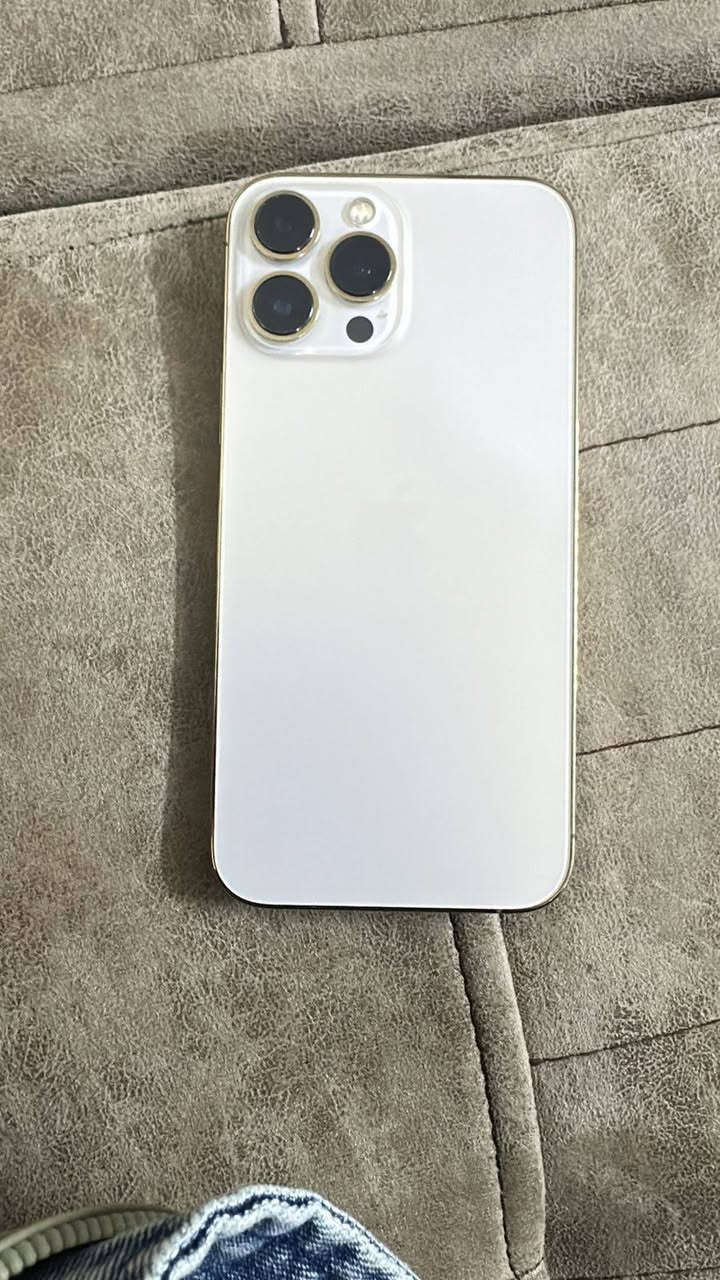 سلام عليكم ايفون 13 برو ماكس
الجهاز جديد كلش لا شخط لا شي نضيف كلش 
الجهاز مبدل شاشة اصلية شرط اصلية مبدلة شادها ب٤٠٠ الف 
الجهاز امريكي
للامانة الجهاز بطاريتة 63 يعني محتاج تبديل بطارية 
بس امانة الجهاز ابد ميصرف يعني استخدمة من الصبح لل4 العصر يالله يصير بي 15 هيج 
*********** واتساب
