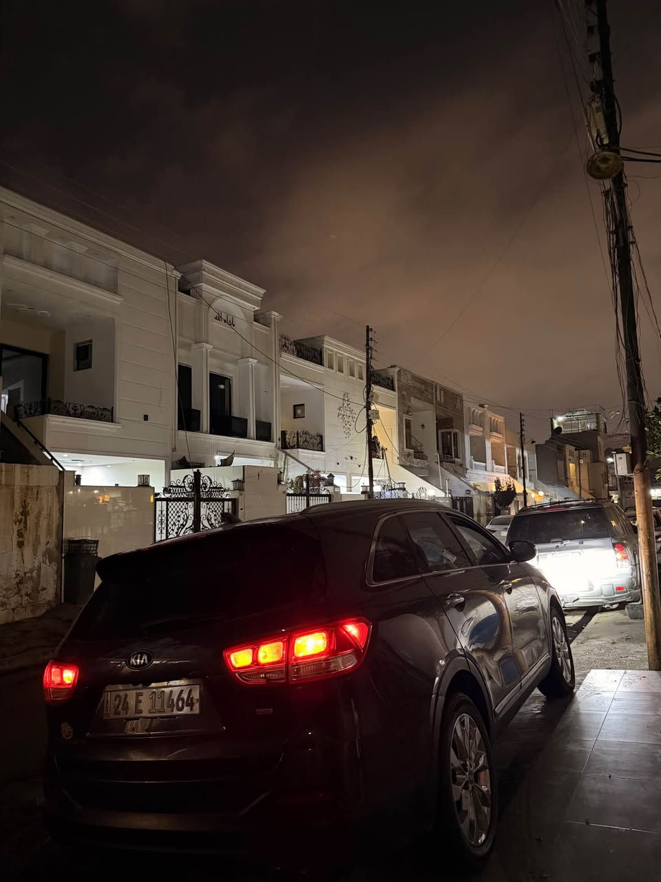 سورينتو 2018 وارد أمريكي محرك 4 سلندر بيها قطعين امريكي مبدل بلادي  وقطعتين بارد بدون دواخل بدون ايرباك وعليها غرامه مليون ونص ينزل من سعرها سعر 180 وبي مجال بسيط للتواصل *********** أربيل, العراق
