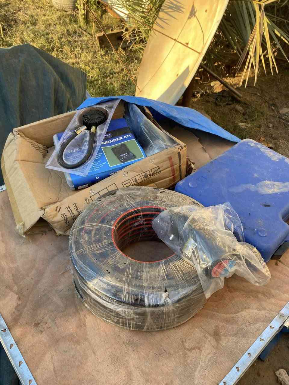 محل كامل للبيع جديد غير مفتوح
***********
