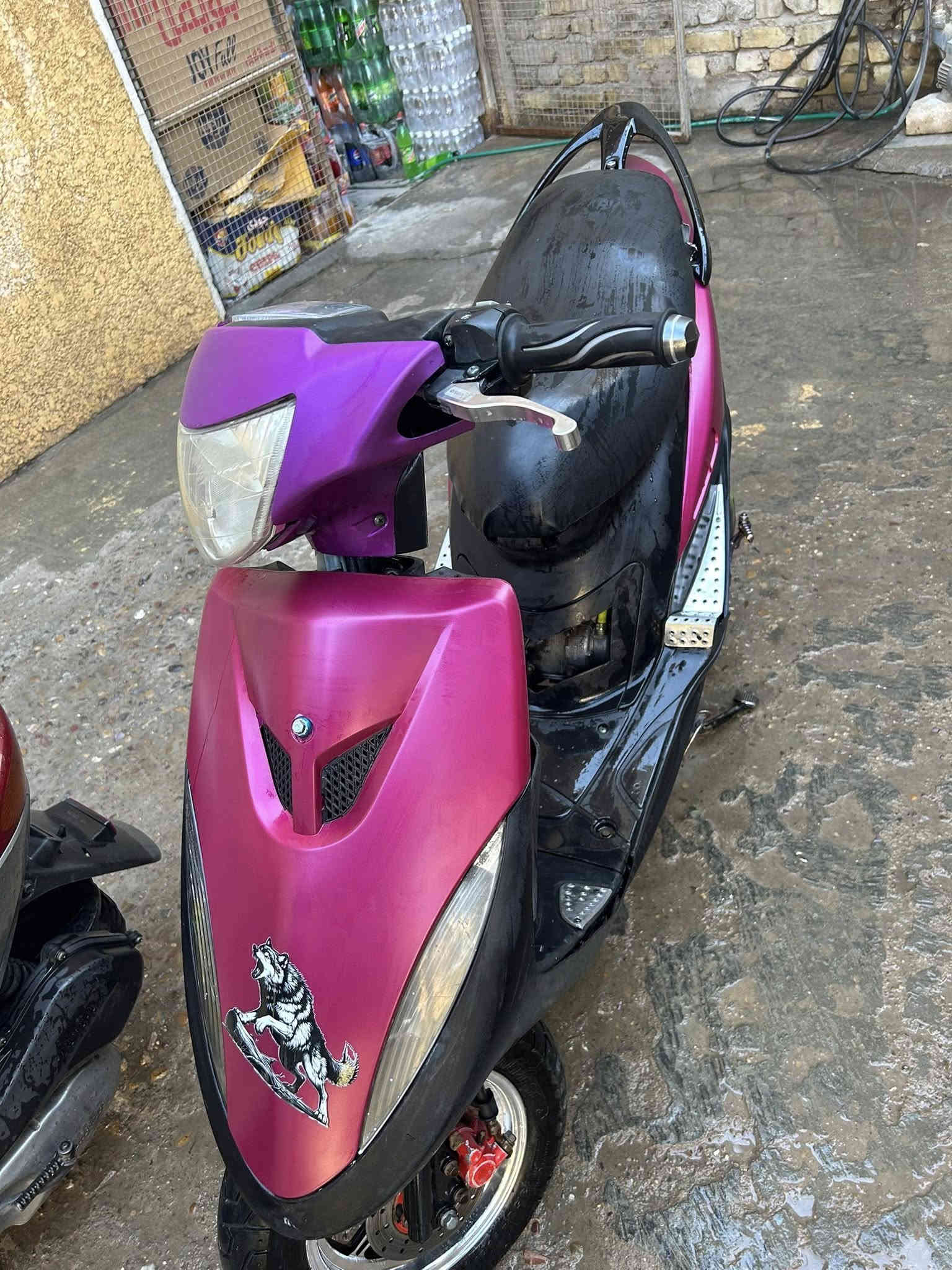 السلام عليكم دراجه  اكزز 11 ونص قفل دراجه مال رنبه عدله 800  والسكنس 550  مكاني بغداد كريعات  رقمي ***********
