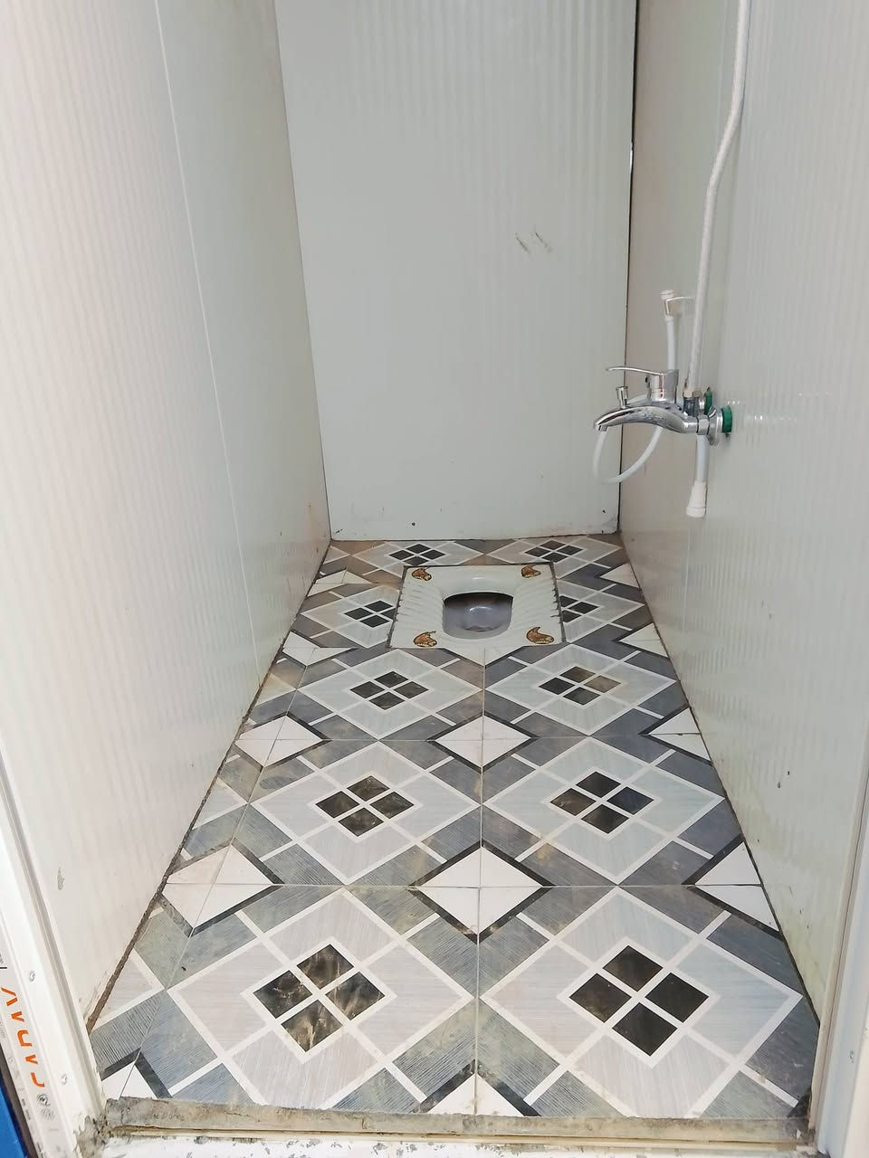 المكان الديوانيه متر مترين

***********
