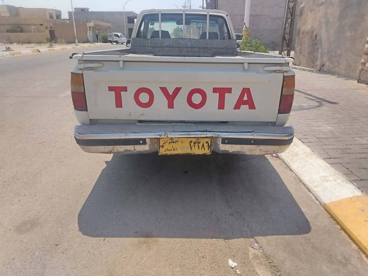 السلام عليكم للبيع سيارة بيكم تيوتا موديل 1990 سيارة جاهزة من كلشي باتري جديد وتخم تاير جديد السيارة جاهزة مانقصة كلشي ونكرة سلف السعر رايدة 38 وبية مجال قليل للطيبين مكاني محافظة صلاح الدين مركز ناحية الاسحاقي  هاذا رقم صاحب السيارة ***********
