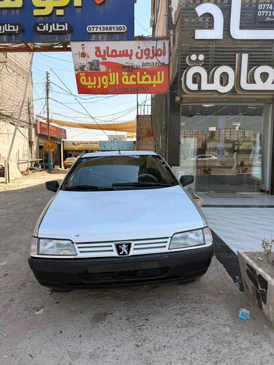 السلام عليكم للبيع بيجو روى موديل 2009 سيارة جاهزة بيهة طخة بلجاملغ الخلفي الي ورة السائق فقط الباقي كلة بلاد تبريد ثلج صدر امامي خلفي تايرات سيارة خير من الله رقم كربلاء تحويل ثاني يوم  مكاني بغداد بسماية سعرها 29 وبيهة مجال رقمي ***********