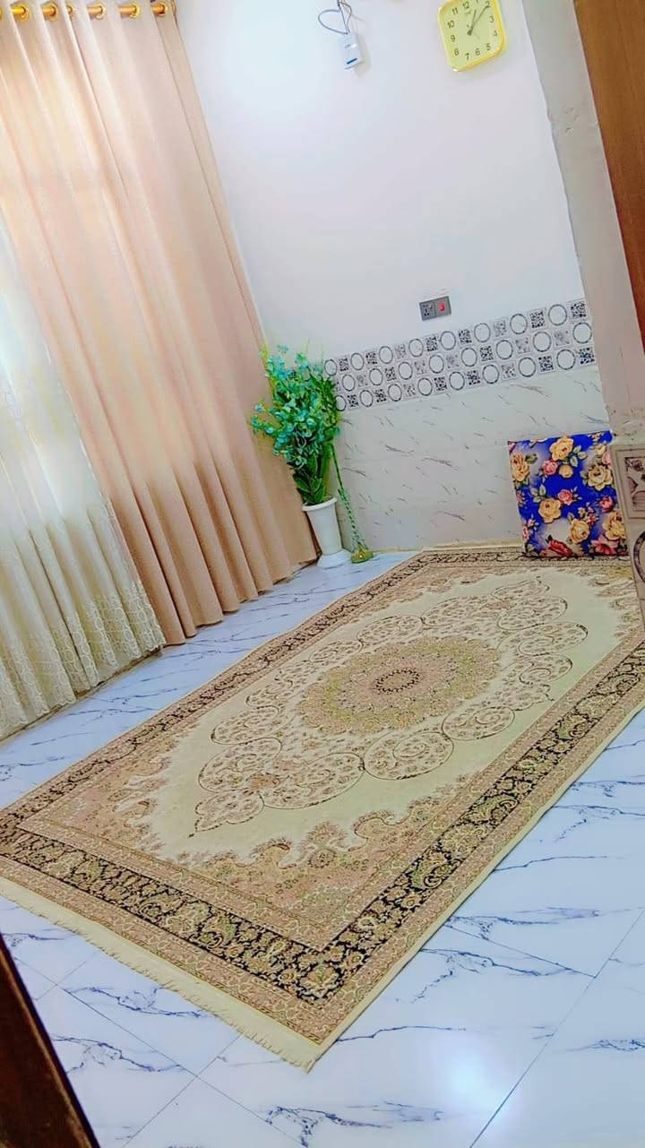 🔷🥰 مشتمل للبيع مساحه100م حي الحكيم 
🔷🥰نزلت أفران المرتضى يبعد عن شارع 200متر
🔷😍 يتكون من غرفه وهول ومطبخ واستقبال 
🔷😍بناء حديث طابوك وسكف صب طابو زراعي 25 
🔷💵💵السعر 38وبيه مجال 
الاستفسار ***********
