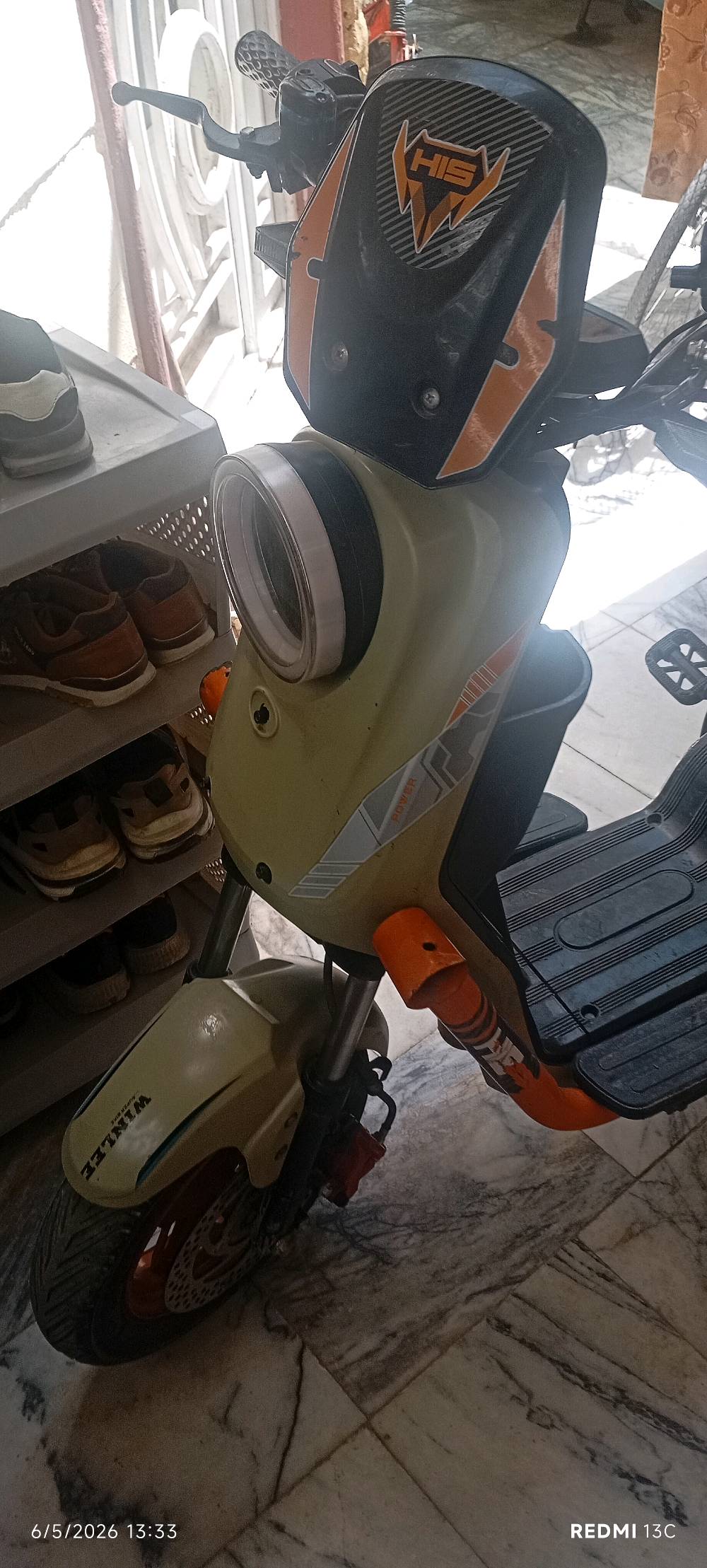 السلام عليكم h900للبيع جديد باتريات جدد وينلي شاشه بلوتوث 3سرع 75 عقل جديد ملف2000اناره اليدي قلاب متغير البايسكل تاخذه متصرف ربع علي كلش نضيف مكان كربلاء 