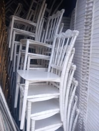 البيع كراسي عضم عاج البيع عدد ٥٥٠ العنوان بغداد رقم الهاتف 07719144199