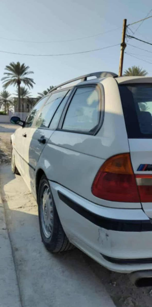 السلام عليكم 
للبيع 
BMW.  E46 2001
رقم بغداد مشروع وطني شرط الي يشتري يحول 
مكينه 25 فانوس مسكر
كير اوتو 
تبريد قطعتين 
صندوك كهرباء 
 جام اوتو 
كروز سرعه
سلايد روف 
مري جانبيه m
دوسات m
مازدات دخاني 
سستم صوت 
داخل جدا نضيف
بدون ضربه
قطعتين صبغ 
حداديه جديده 
مكينه وكير خير من الله 
تبريد شغال 
نقص 
الكيجات واكفه فقط 
عنواني بغداد الدوره شارع ٦٠ 
سعر 57 وبيها مجال 
***********
