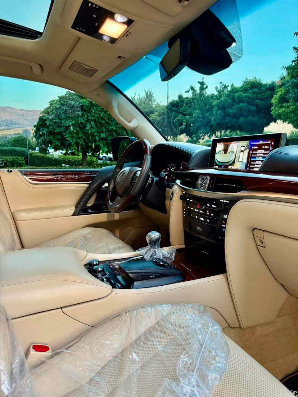 لكزز بريم 570LX.2018
ملاحظات:-
بدون صبـغ 
دعاميات ولحية بدون صبغ
ماشيه(65) الف قابل للزياده
هزة براد سنوية  جديد
رقم دولي جديد 
السيارة بأسمي تحويل مباشر
سلايد
داخل بيجي 
ثلاجة
صندوك جك 
كشـن تبريد تدفئة 
ستيرن كهربائي 
رادار امامي 
كامرة 
حساس 
خمس كامرات
DVD
دبل اكسل 
ستة سيدي
يدات بصمة
مرايات كهربائي 
ستيرن وكشن خزن
كشن جلد 
تحديد سرعة
بنزين ECO
شاشه لمس
تبريد مركزي.

رقم صاحب السيارة 
***********
***********
