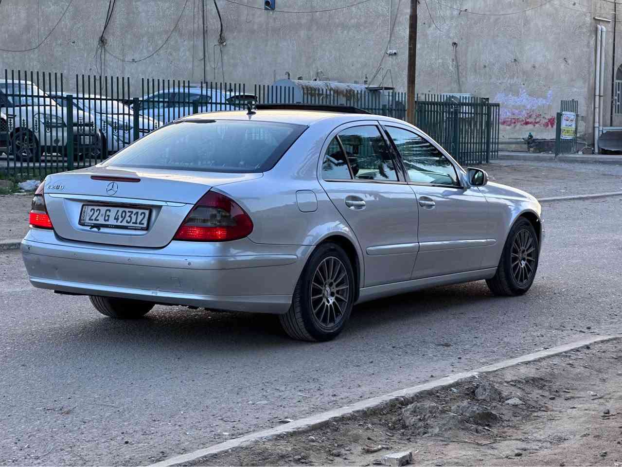 للبيع او مراوس حسب القناعه اخوان اني مكلف بل نشر 

مارسيدس E200 موديل ٢٠٠٨ وارد خليجي مكفوله 

محرك ٤ سلندر حجم ٢٤٠٠ جديد مكفول شاده ع ايدي

كير اوتماتيك ثلاث وضعيات قياده جديد مكفول من كلشي 

صدرين مبدلات جدد تريها كنما زيرو ناعمه وسلسه كلش

تخم تاير جديد ويل كب بلادي اصلي اي امجي شاده جديد

كهربائيات من الطول لطول شغاله واير جطل ماكو بيها 

سياره عليها ادامه بل كامل صفر مسج الف دينار متصرف 

منضومت زنون بلادي سلايد روف داخل جلد كشنات كهرباء
ستيرا تتفه تحكم ستيرا اربع جهات شاشه كبيره بلاديه حساس خلفي امامي اشاير بل مري بصمت تشغيل بلادي مري شفط داخل صاج سياره فول مواصفات 

السعر ١١٥ ورقه وبي مجال للشراي العنوان بغداد حي الجامعه ‭٠٧٧١ ٨٤٠ ٦٧٧٤‬ بغداد, العراق
