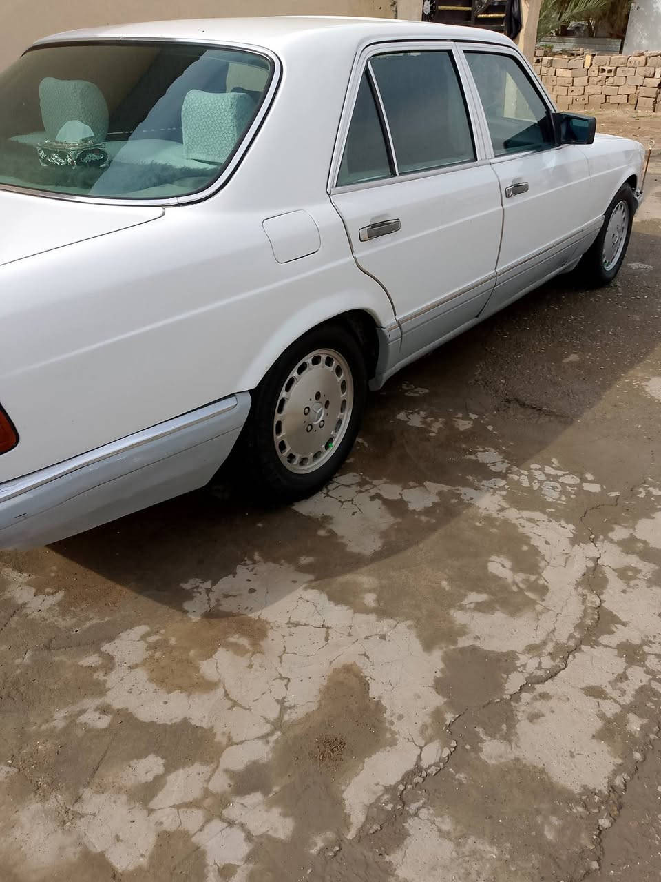 السلام عليكم مارسيداس جامبو300 موديل87 سيارة خير من الله حدادية جديد تخم تاير جديد ستنتر لك جام كلة يشتغل تبريد شغال  السعر 60 مكاني بغداد ***********
