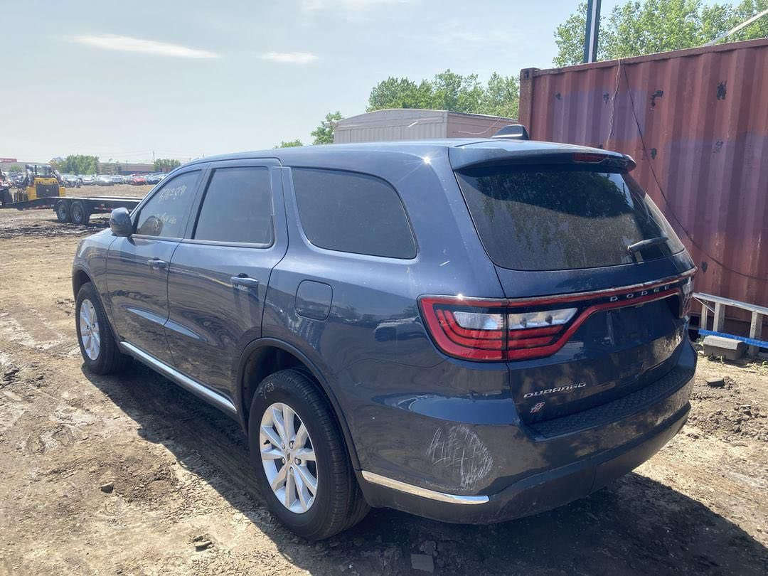 السلام عليكم 
للبيع دورنكو موديل 2020 رقم بغداد محرك 6 سلندر (3600)
السيارة حادثهه موضح بالصور المرفقة بدون تبديل حادث سطحي ايرباك بردة فقط 
السعر (245$)
مكان السيارة حلة 
موبايل (***********)
وشكراً
