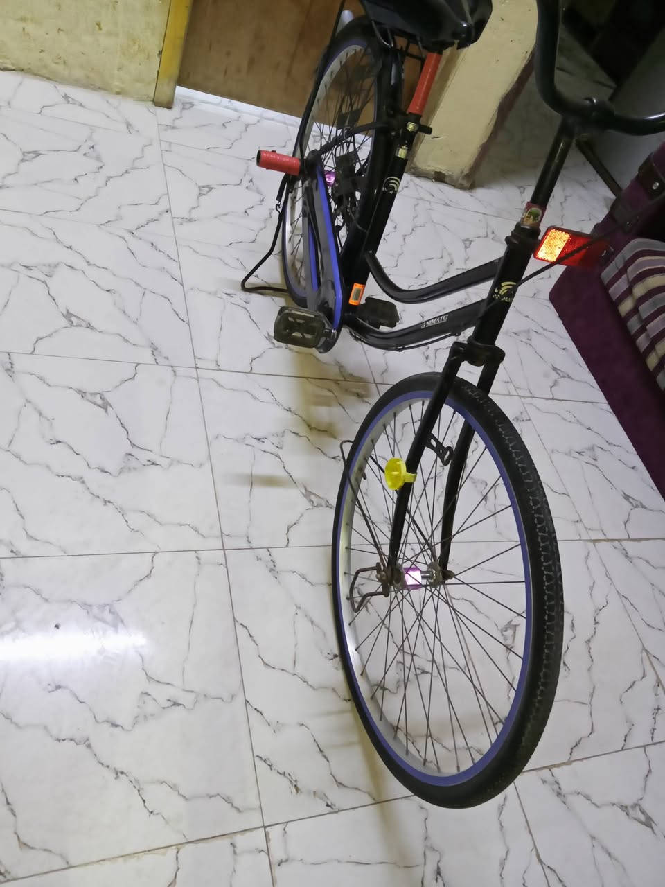 سلام عليكم بيسكل سياحي 26مديل 19باله حاويه لون اسود بيسكل نصيف نضافه 90بل100تيوبات جدد تايرات جدد بريك جدد مجمبز فول مدكر كدام موجود سعر 110وري مجال  مكان بصره قبله رقم ***********واتساب
