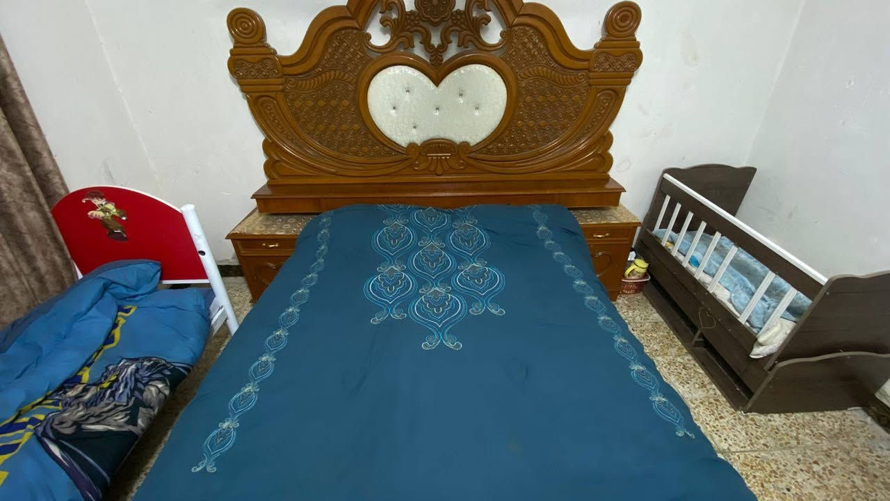 السلام عليكم عندي هاي غرفة تسكام صاج طابقين وجربايه طفل كلهن ب900 وبيه مجال الشراي هذا رقمي ***********
