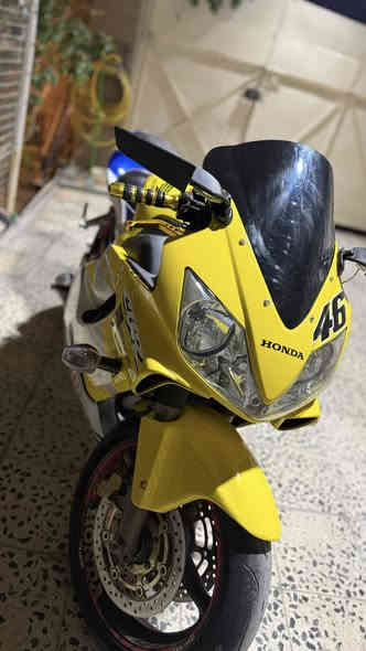 سلام عليكم f4i 2004 600cc
دراجه خير من الله گير ومكينه

ملاحضه

لا گمرك ولا رقم فقط منفيس ومكاتبه

السعر خاص وتدللون
***********
