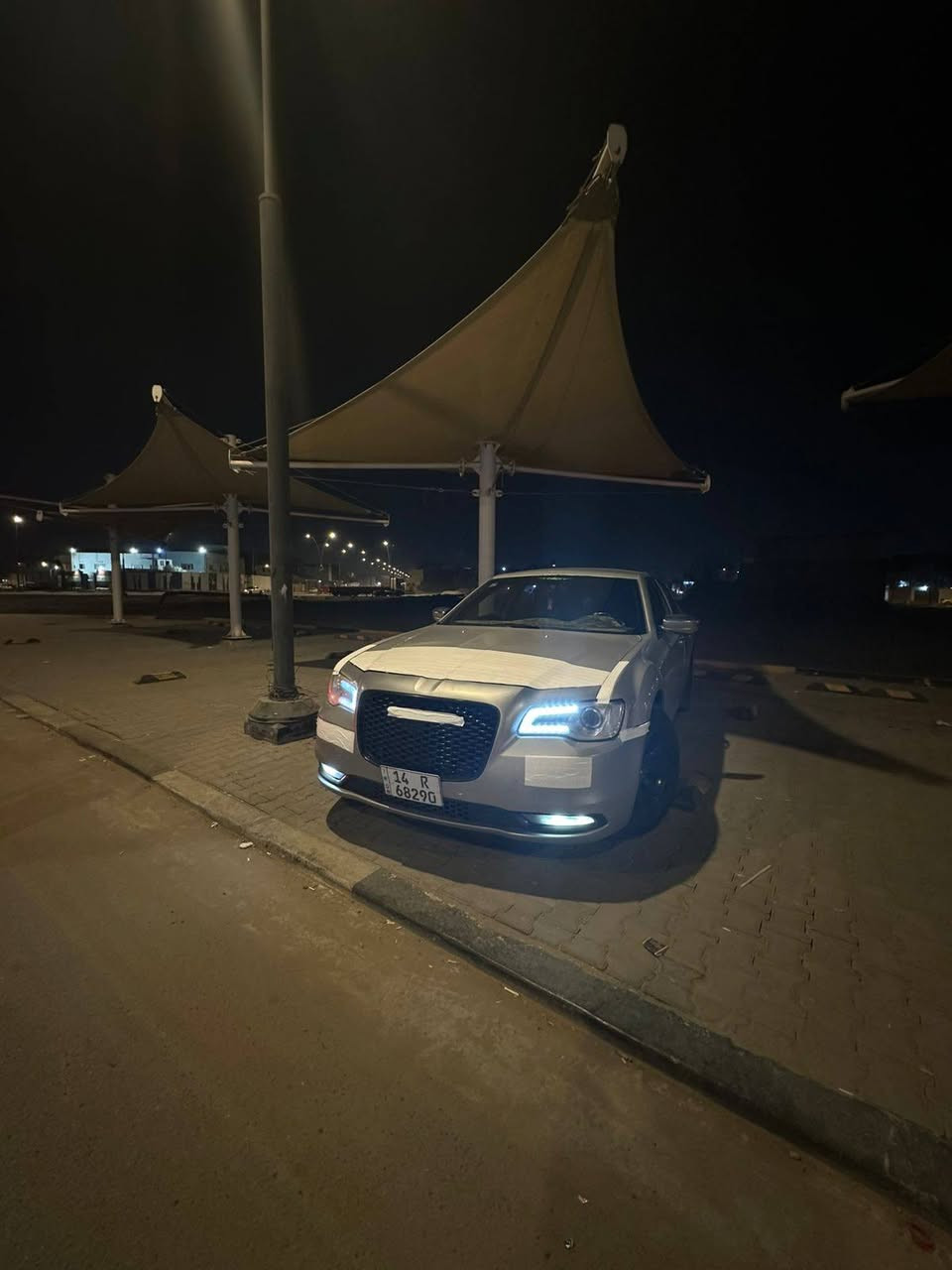 سلام عليكم
اوباما للبيع مديل 2012 السياره 
ضربتها شبر بلمثلث مال الباب الوره الصدر 
السياره مصبوغه حزام عده القماره بيه 4 اصابع صبغ بس
السياره خزن ميموري 

كلاصات تبريد وتدفئه

تحكم كشنات 

تحكم ستيرن

السيارة فول عده الفتحه 
السياره بيها تخم تاير جديد 
صدر امامي جديد 

السياره مجورده يرادله صبغ 

السعر / 120$ 

الرقم /***********
