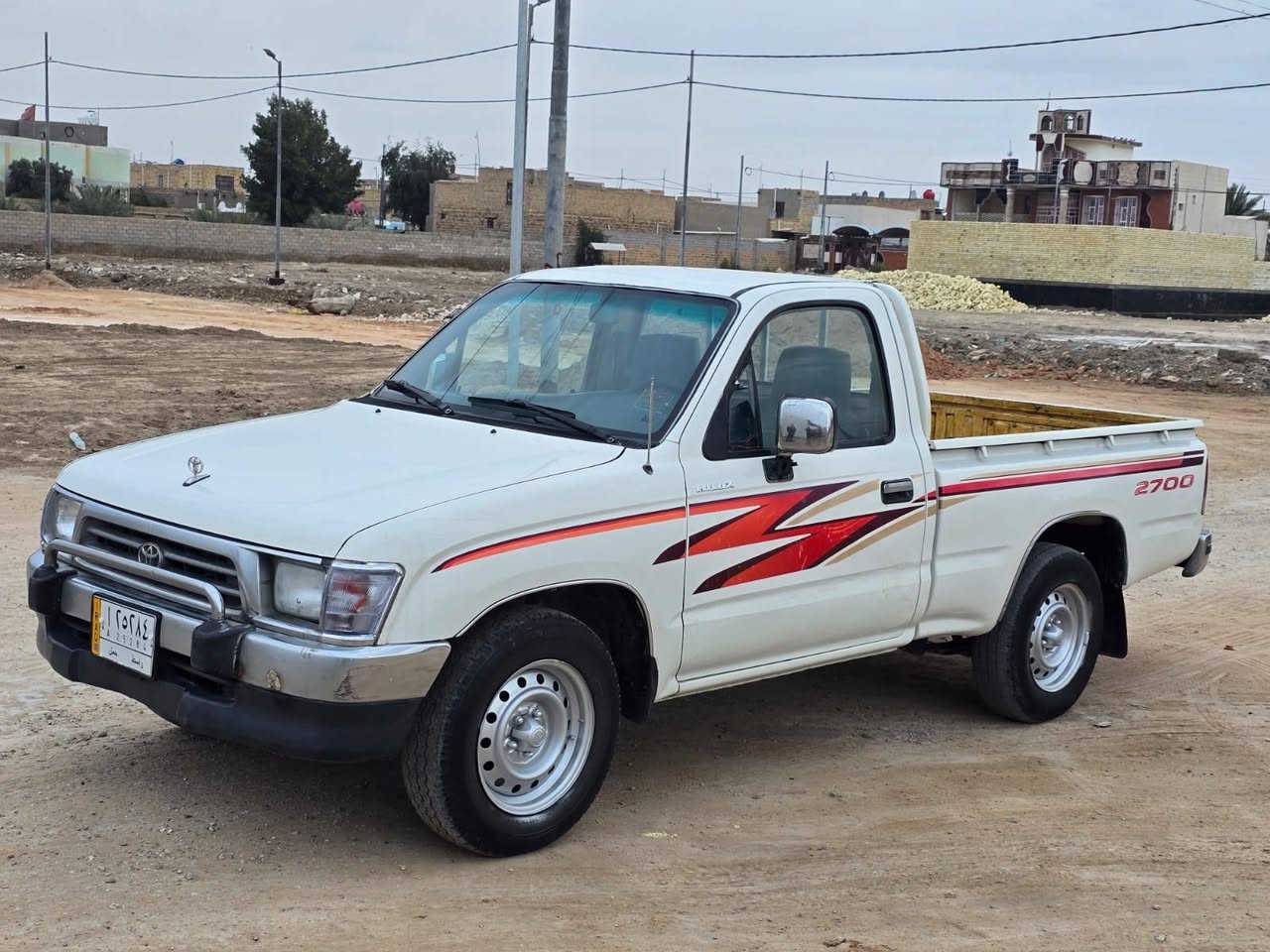 السلام عليكم
بيكم موديل 1999 رقم واسط 

مكفوله من الضربه والتبديل 

كير محرك على الشركه 

حداديه تخم تاير شرط 

شاصي اكسن شرط 

السعر 87 وبيه مجال 

الاتصال *********** مكان ديوانيه
