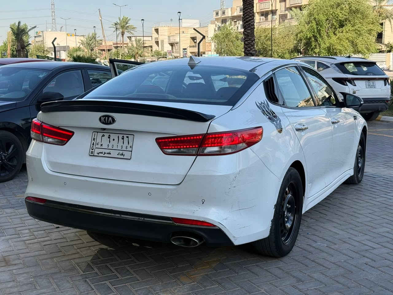 السلام عليكم
كيا اوبتما 2018 
وارد امريكي حادثها جاملغ بدون دواخل سياره حاليا مصبوغه حزام اثر طخات سطحيه بدون داخل 
سياره جاهزه بدون نقص تبريد ثلج 
محرك 2400
بصمه 
شاشه
كأمره 
تحكم استيرن 
رادار 
مكانها بغداد حي الحهاد 
السعر 105 بيها مجال 
للاستفسار 
***********
